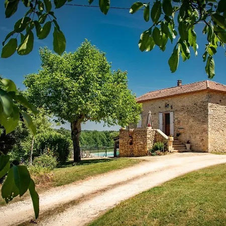 Maison Girou Holiday home