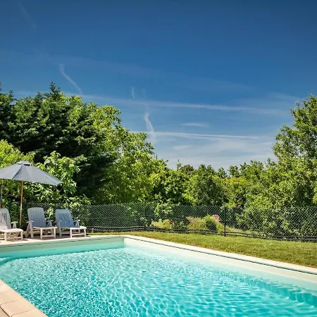 Holiday home Maison Girou *
