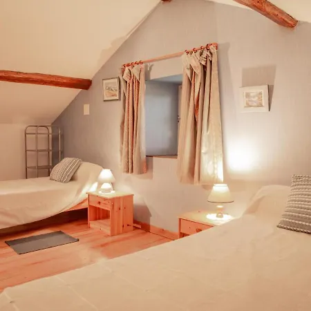 Maison Girou Holiday home