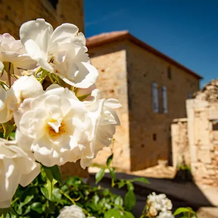 Holiday home Maison Girou