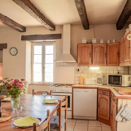 Holiday home Maison Girou